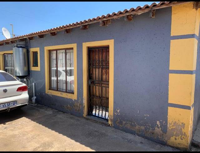 6 BEDROOM HOUSE FOR SALE IN ILILIBA